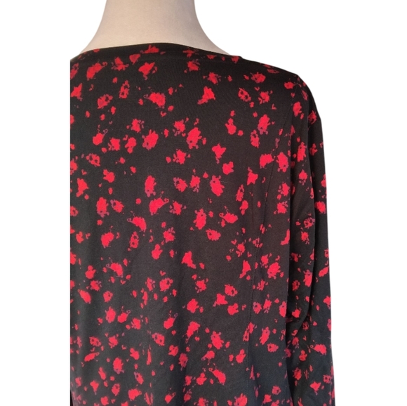 Lane Bryant Long Sleeve Stretchy Black Red Floral Pattern Blouse Size 14/16 - Picture 6 of 7